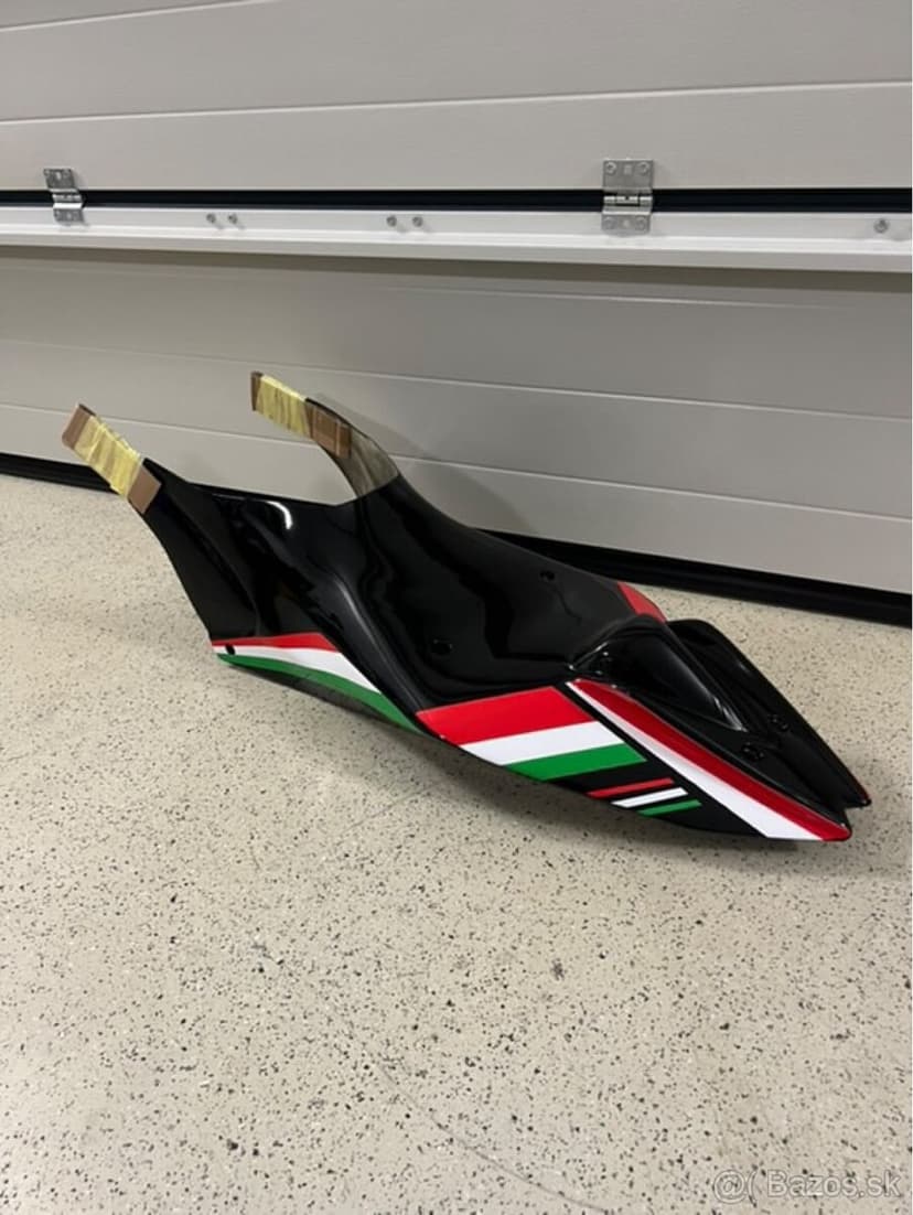 Lamináty APRILIA RSV4/TUONO V4 2021+