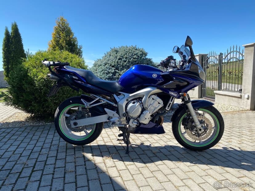 YAMAHA FZ6 FAZER 600 2004
