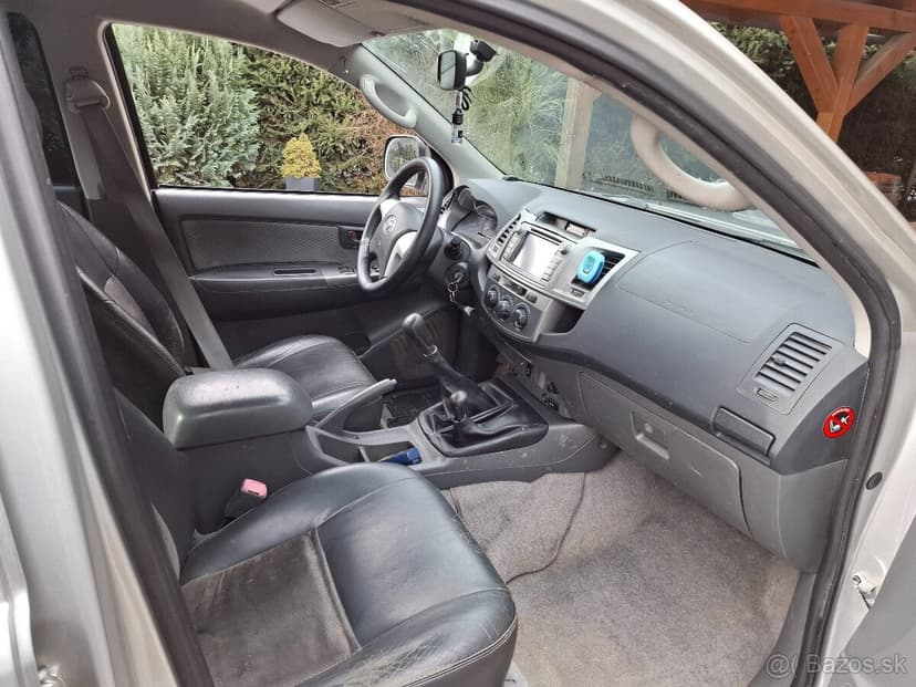 Toyota Hilux 2,5 D-4D,r.v  2012