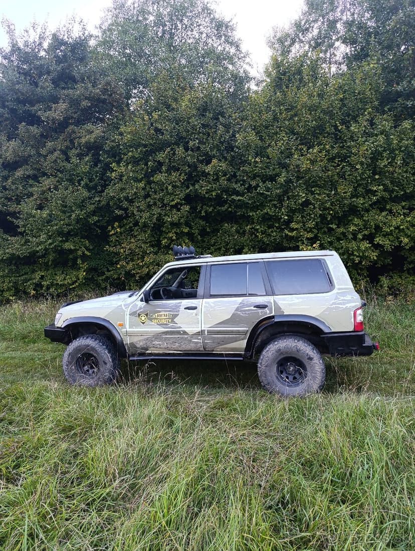 Predám Nissan patrol y61