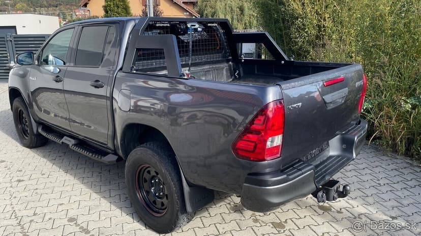 TOYOTA HILUX 2.4DI-D - PREDAJ AJ NA SPLÁTKY