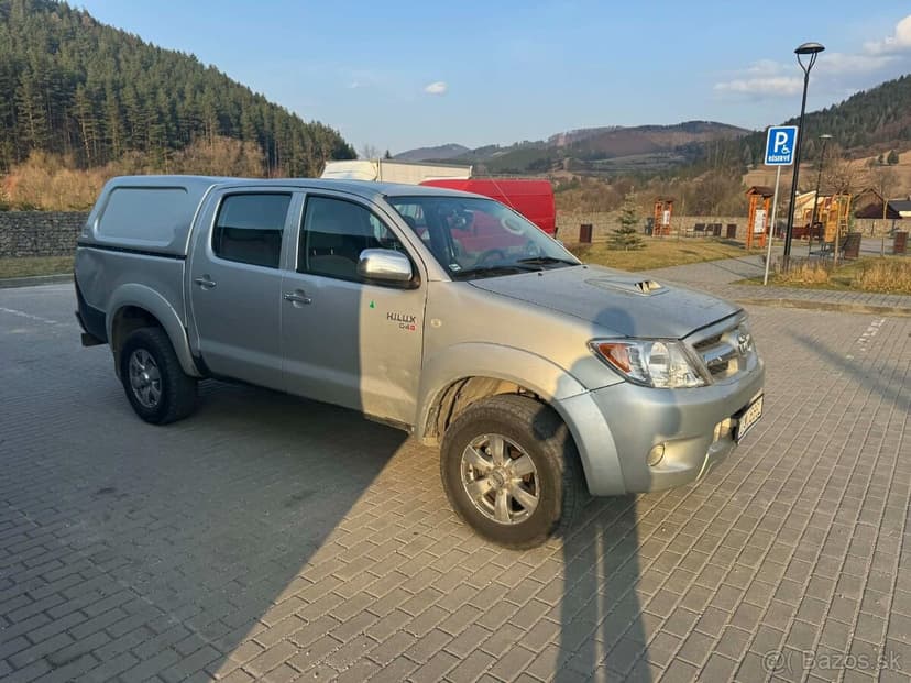 Predám Toyota Hilux 2.5, D-4D