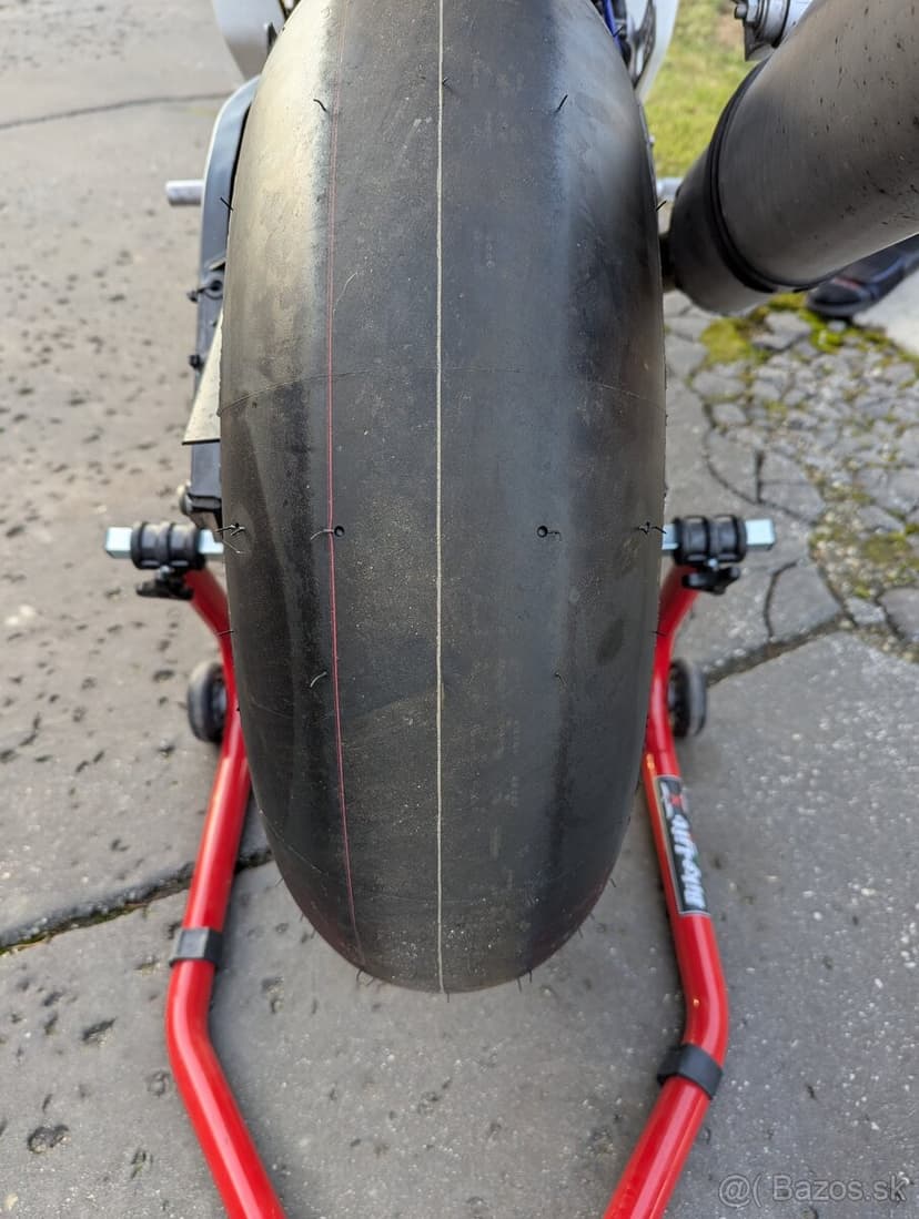 Suzuki gsxr 750 k5 okruhovka