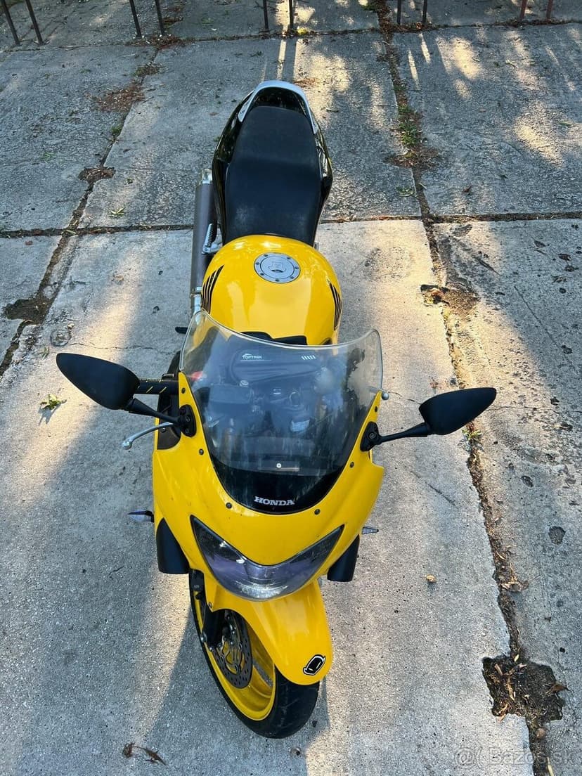 Honda CBR600 F4 (2000) – plne dokončený projekt / bez TP
