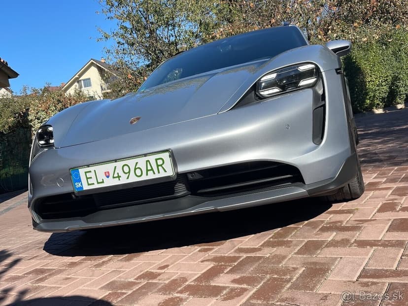 PORSCHE Taycan Cross Tourismo 4