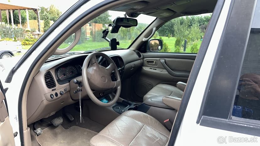 Toyota Sequoia 4.7i V8