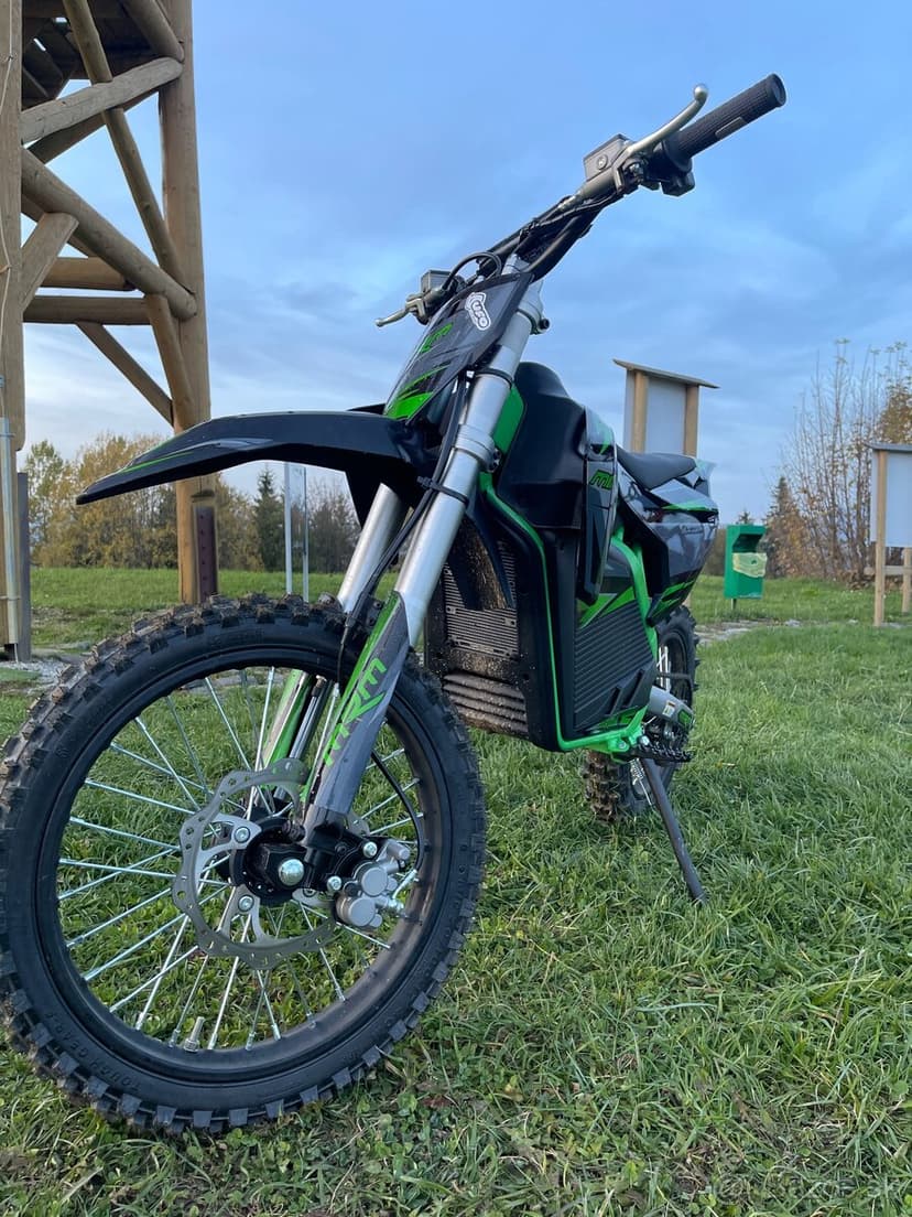 Elektrický pitbike z motorom 5000W 17"/14" Zeleno-čierny
