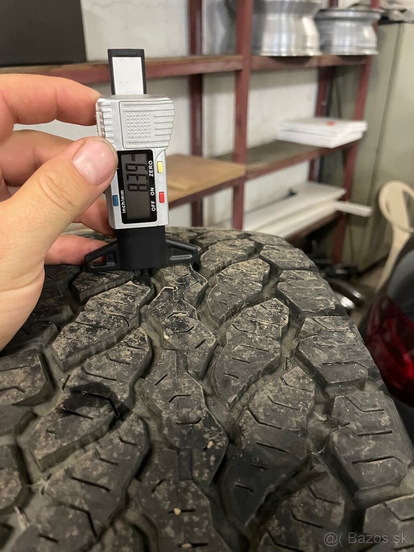 General Grabber AT3 215/70 r16