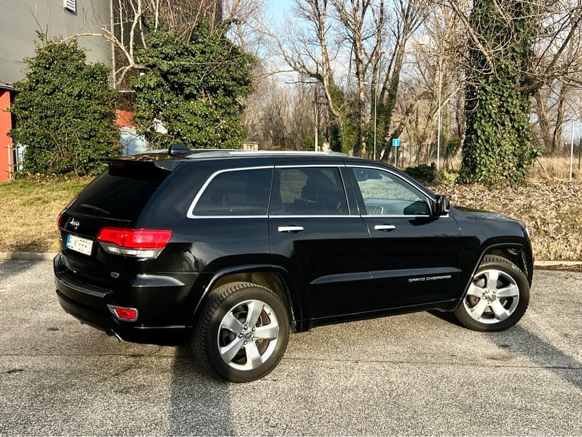 Jeep Grand Cherokee 3.0L V6 TD Overland A/T / SK / DPH