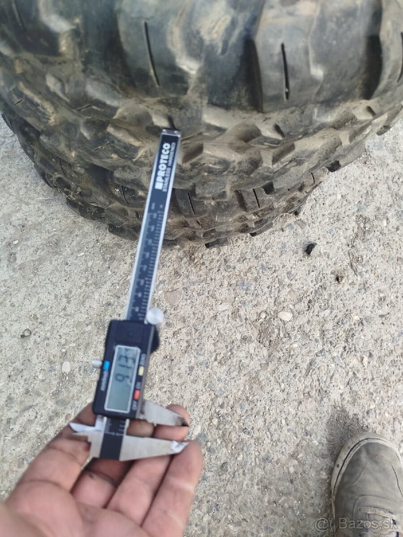 Predam pneu na stvorkolku 26/10/14 a 26/8/14