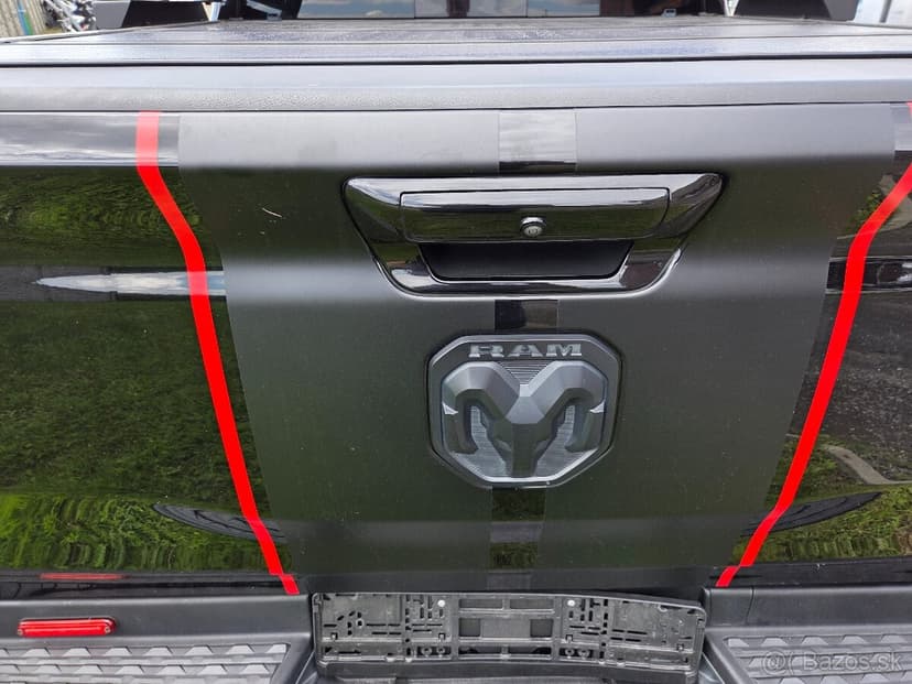 DODGE RAM 1500 5.7 HEMI 401PS 4X4 LARAMIE OFF-ROAD