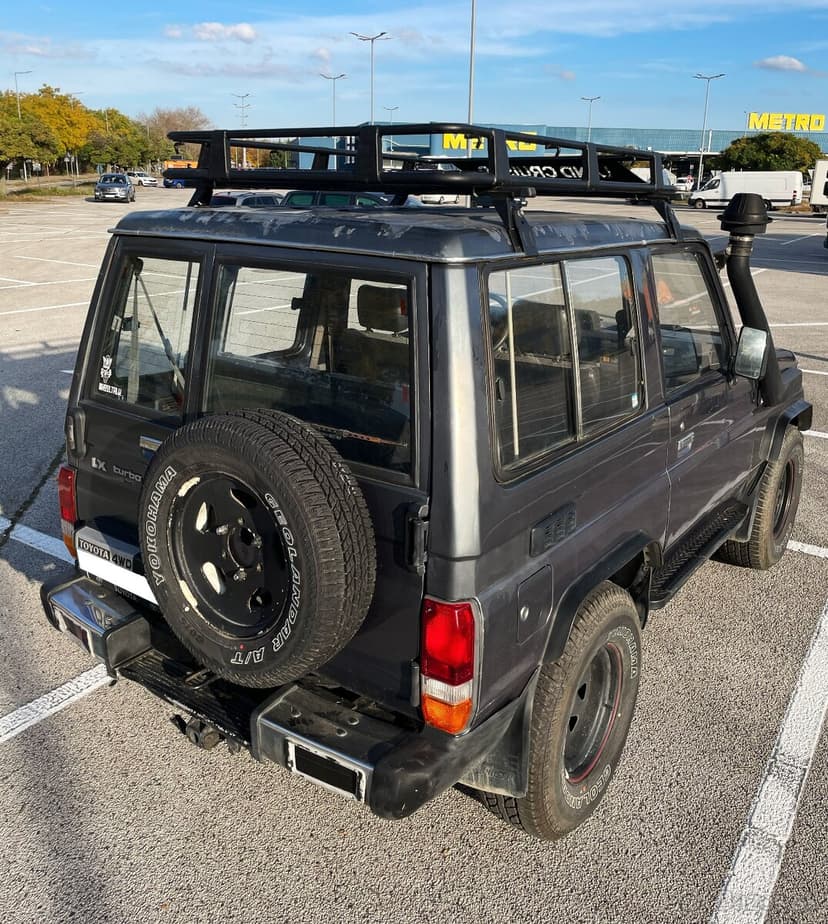 Toyota Land Cruiser LJ70 2.4td