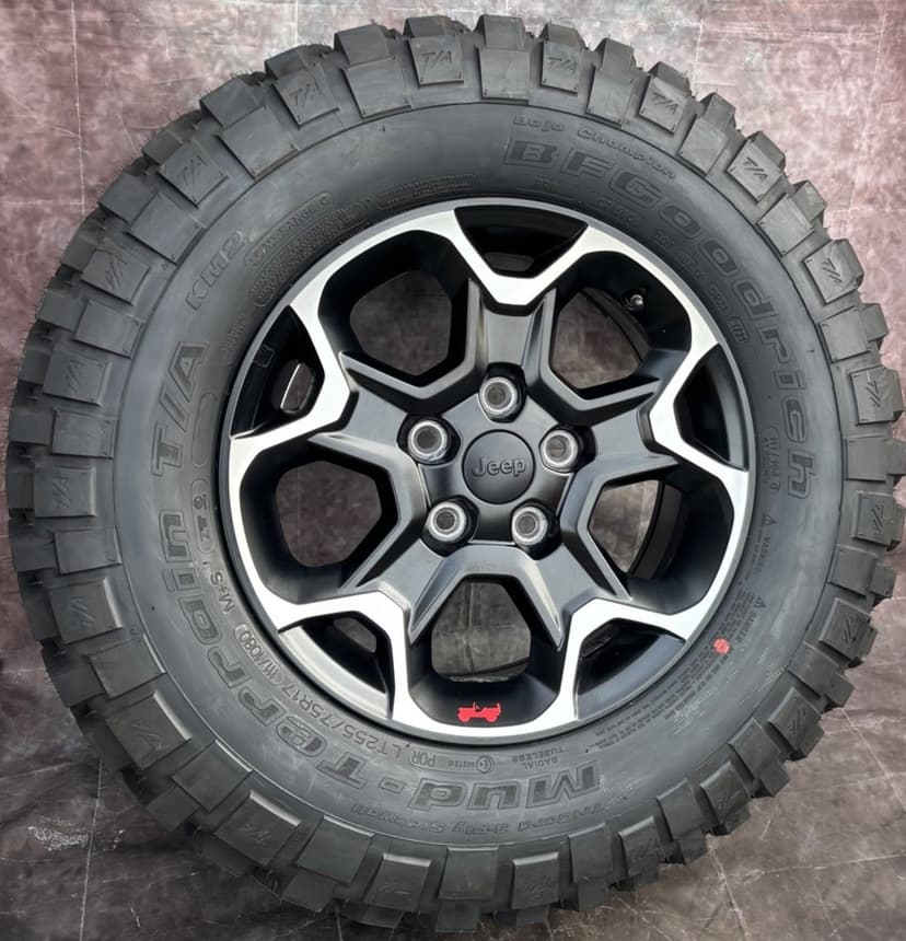 Originální alu kola Jeep 255/75/17