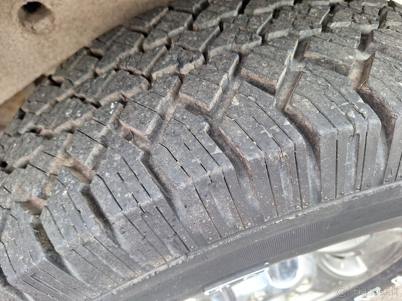 FORD RANGER 2,5 TD 4X4 KLÍMA ŤAŽNÉ