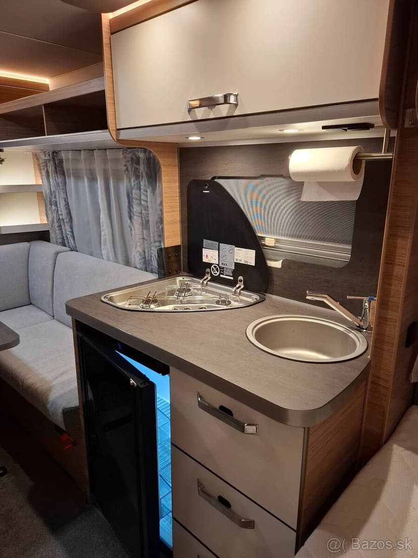 Mobilná kancelária Weinsberg cara one 450fu