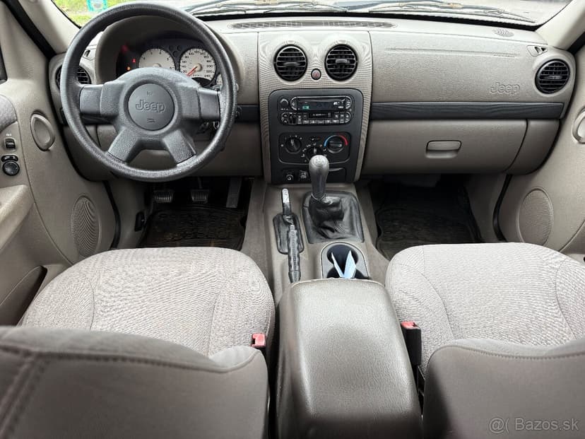 Jeep Cherokee 2,4 benzín BEZ KOROZIE 4x4