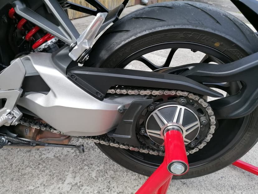 HONDA CB1000R --- len 9000 km QUICKSHIFTER