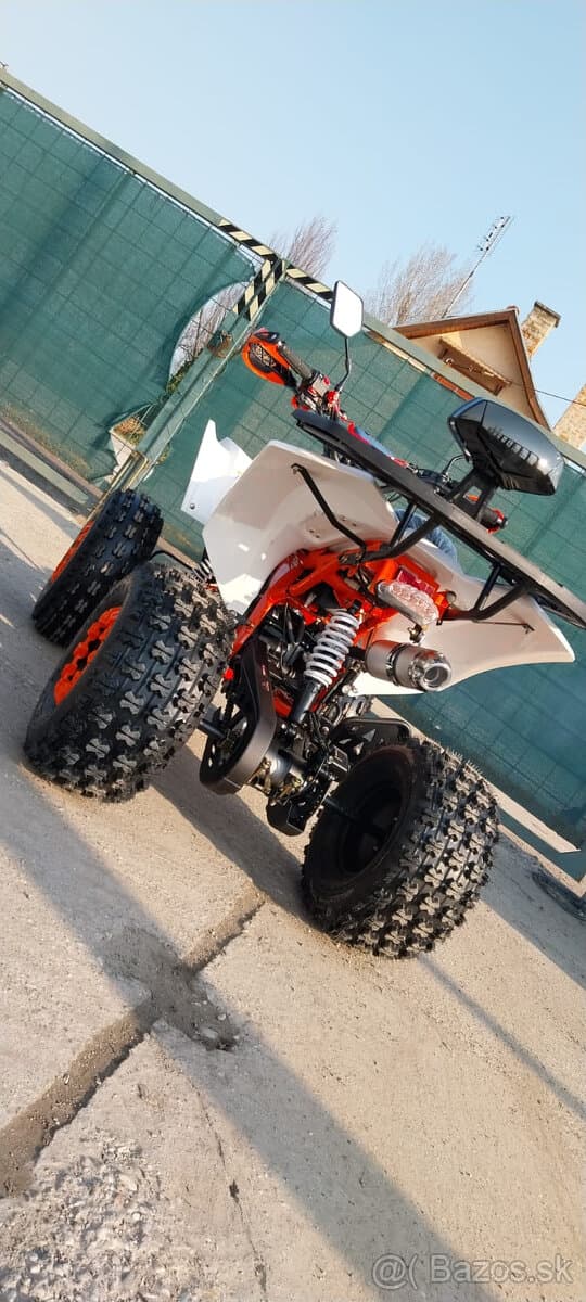 Stvorkolka Avenger 125 automat 8´´ + zadná opierka