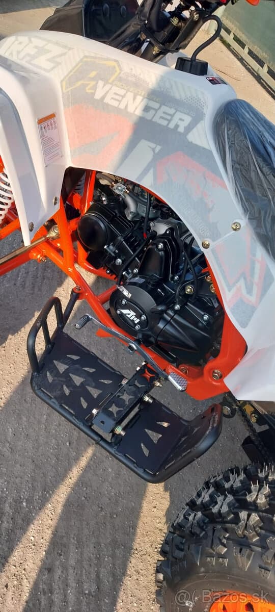 Stvorkolka Avenger 125 automat 8´´ + zadná opierka