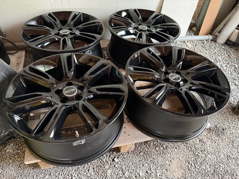 Predám originálne disky Range Rover Velar 20”