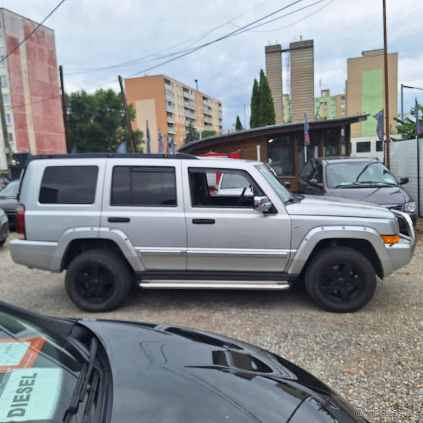 Jeep Commander 3.0 CRD V6 Overland A/T 4x4 - aj na splátky