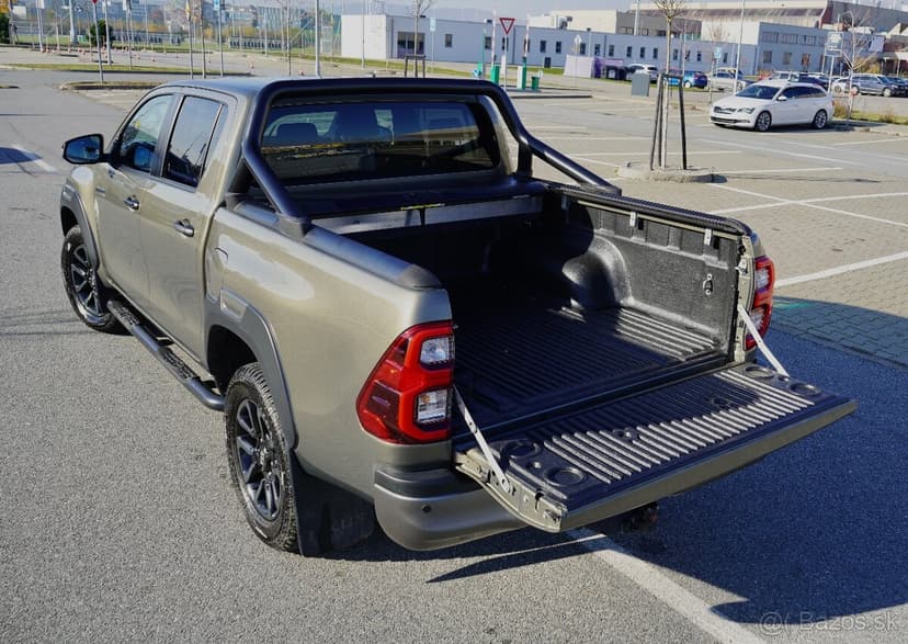 Toyota Hilux –  INVINCIBLE