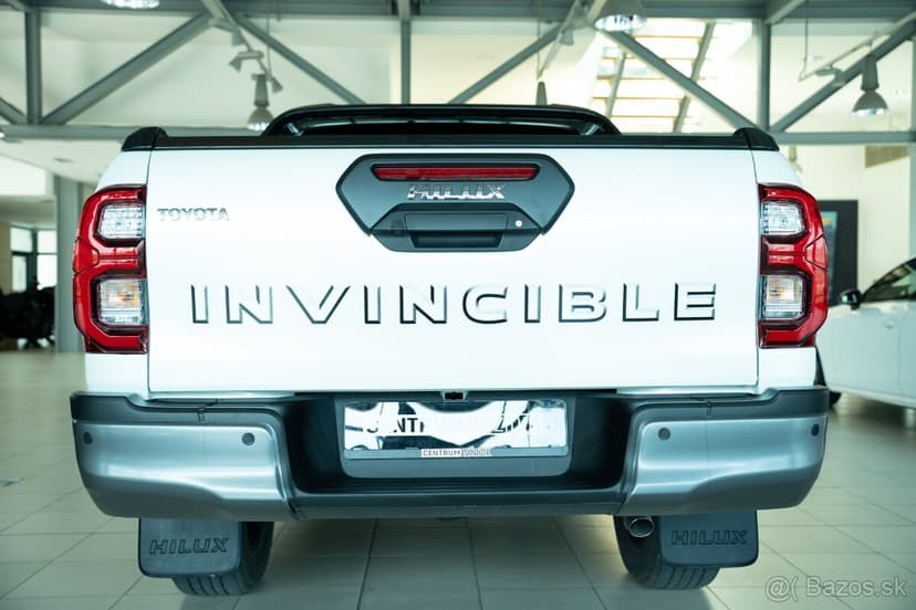 Toyota Hilux DC 2.8 I D-4D Invincible Sport 4x4 A/T Záruka