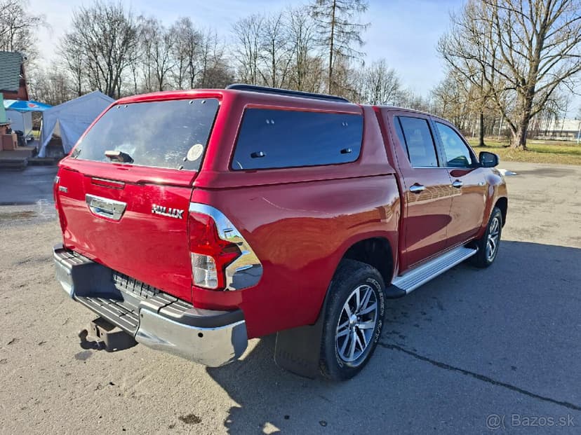 Toyota hilux 2,4 d4d automat 3/2018 max výbava