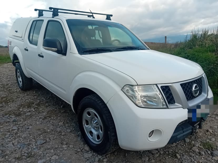Predám Nissan Navara 4x4 2,5 dci  2013 DPH, 140 kw