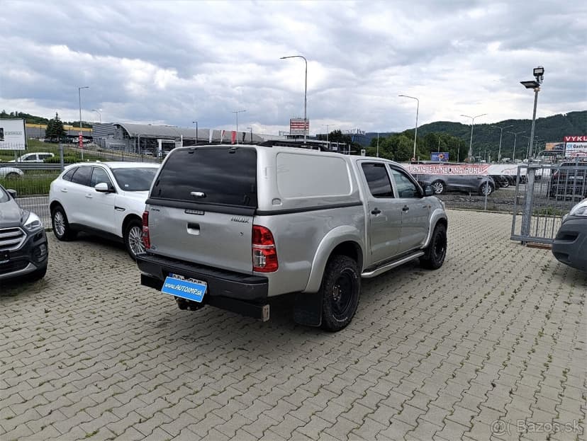 Toyota Hilux DC 2.5 I D-4D Terra
