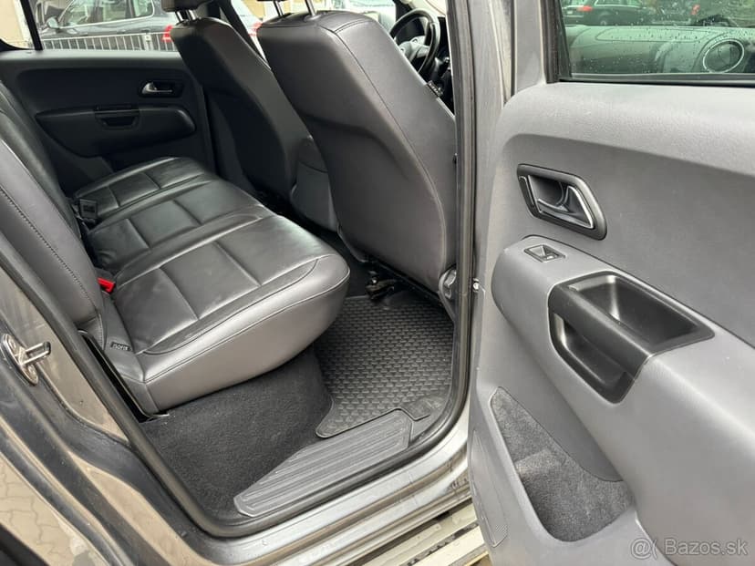 VW AMAROK DSG AUTOMAT ROK VÝROBY 2012  132 KW