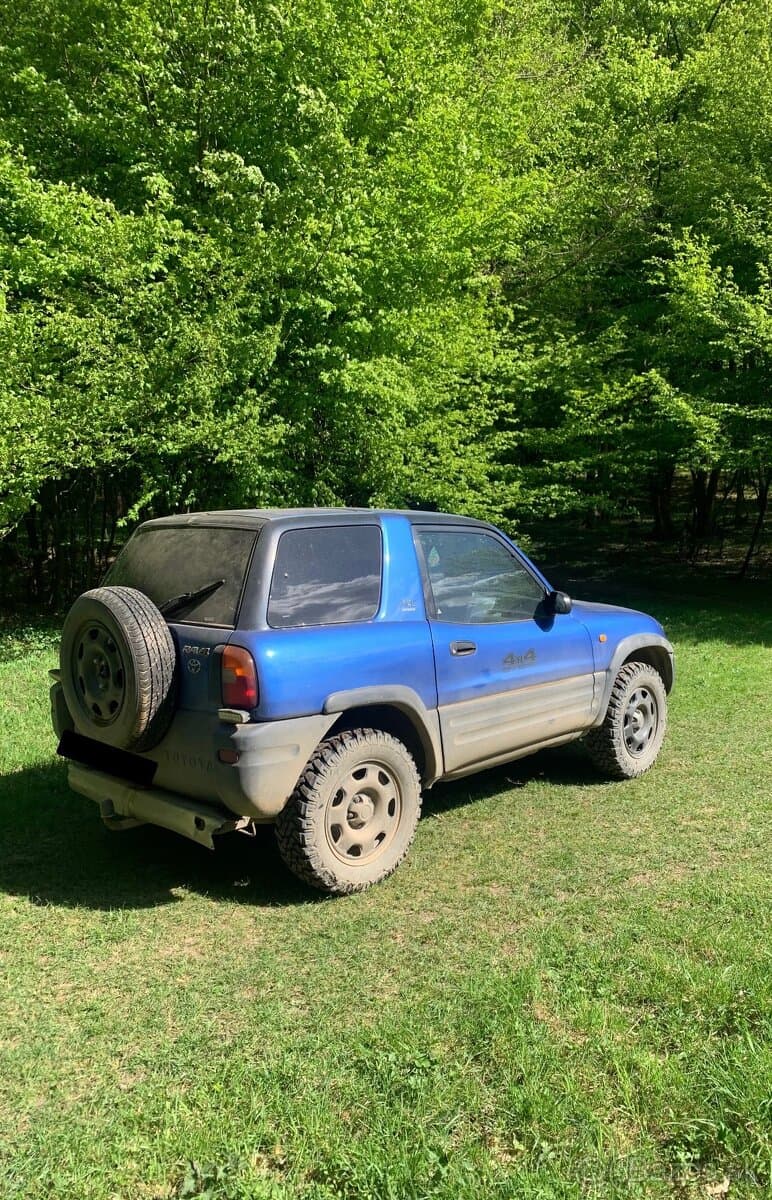 Toyota RAV4 2.0 4x4 – spoľahlivé offroad SUV
