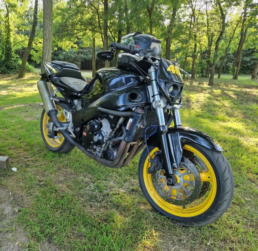 Suzuki gsxr 600 BEZ PAPIEROV
