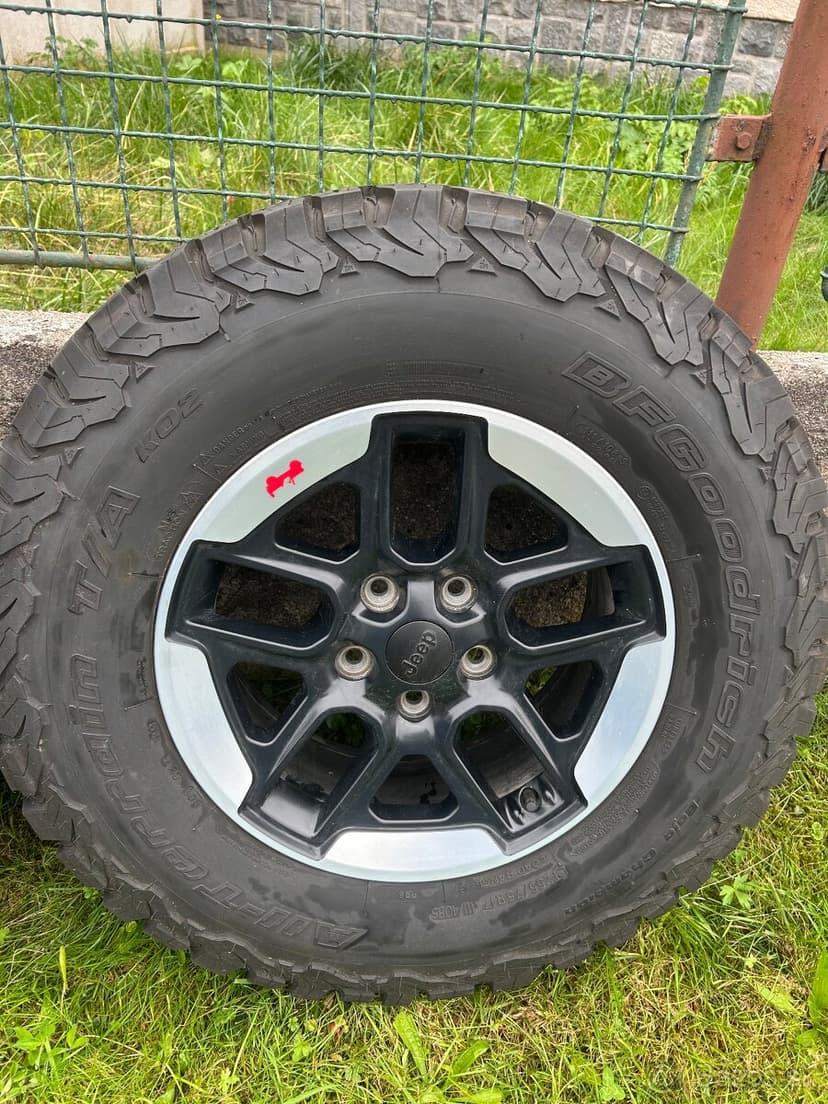 Jeep Wrangler 255/75 r17 BF Goodrich All Terrain AT