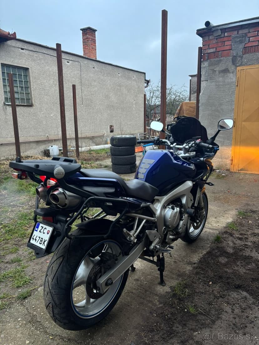 YAMAHA FZ6 FAZER r.v 2004