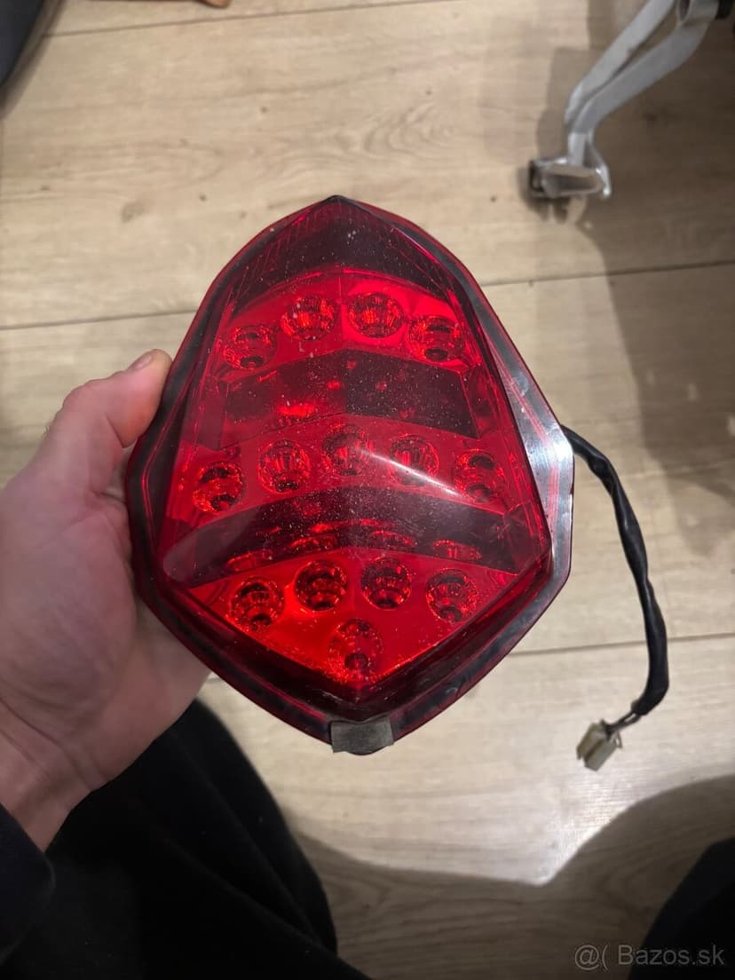 Podsedadlovy ram a pladt na Suzuki Gsxr 1000 03-04