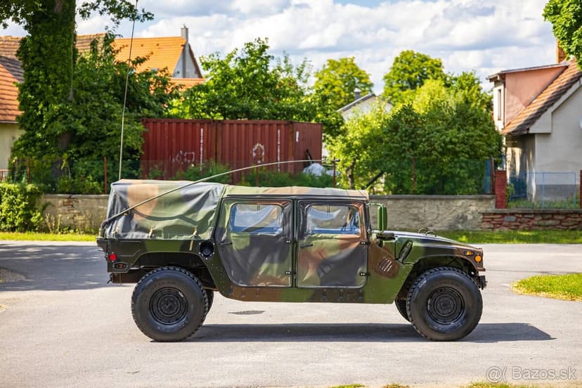 HMMWV M998 z roku 1982