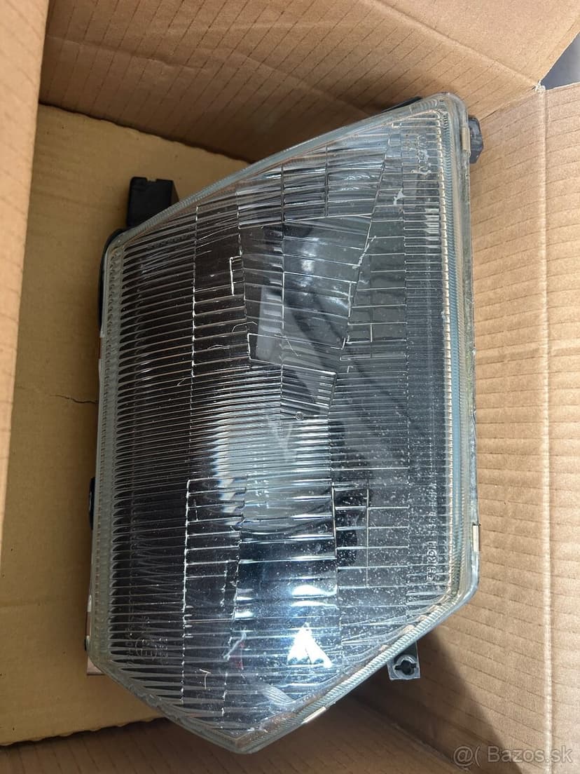 Predné svetla Nissan patrol y61