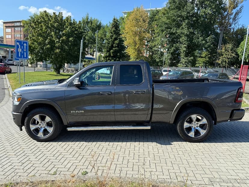 Dodge RAM 1500 5.7 V8 HEMI, 2019, Laramie, kůže , 96.000km