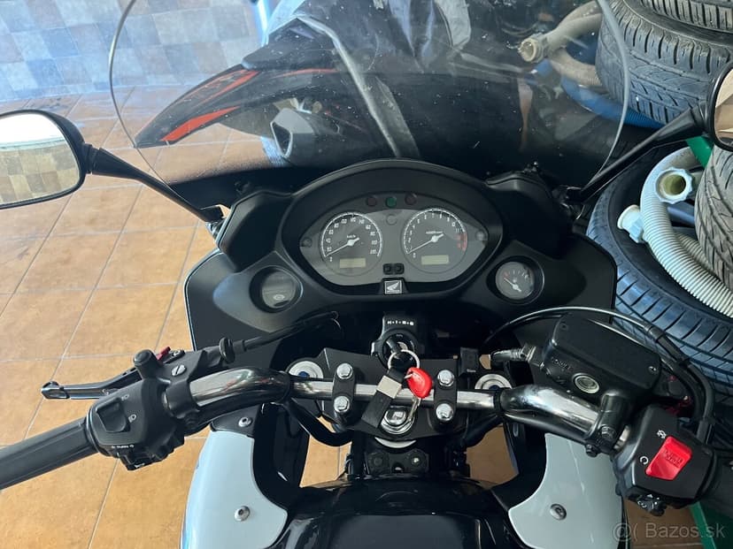 Predam hondu CBF 600