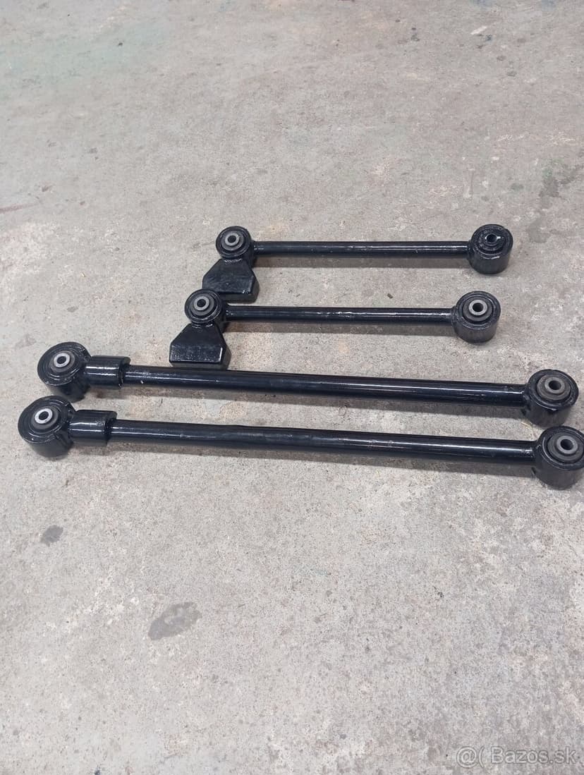 Nissan patrol zadné ramená