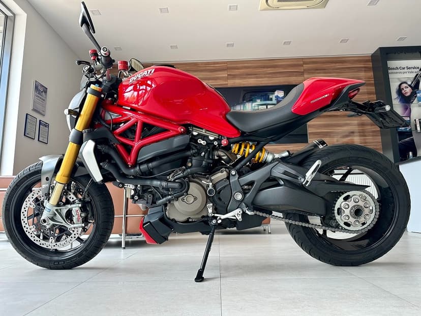 Ducati Monster 1200 S