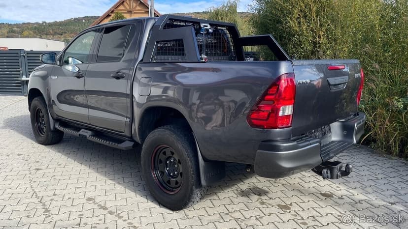 TOYOTA HILUX 2.4 D-4D - PREDAJ AJ NA SPLÁTKY