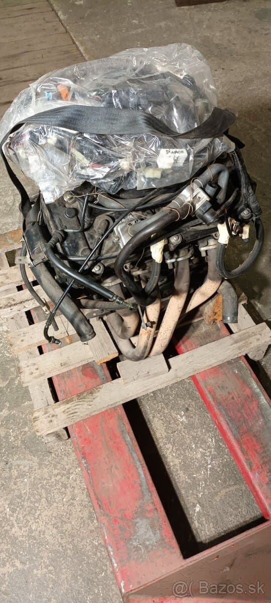 Motor Honda CBR 1100 Blackbird – injektor + rám na buggy