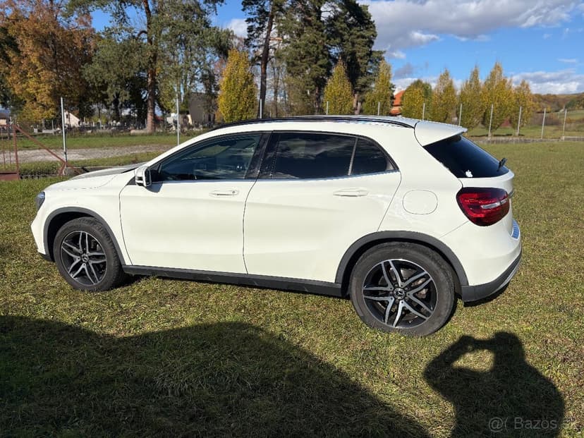 Mercedes Benz GLA 180, 5/2018, 90kw, - benzín