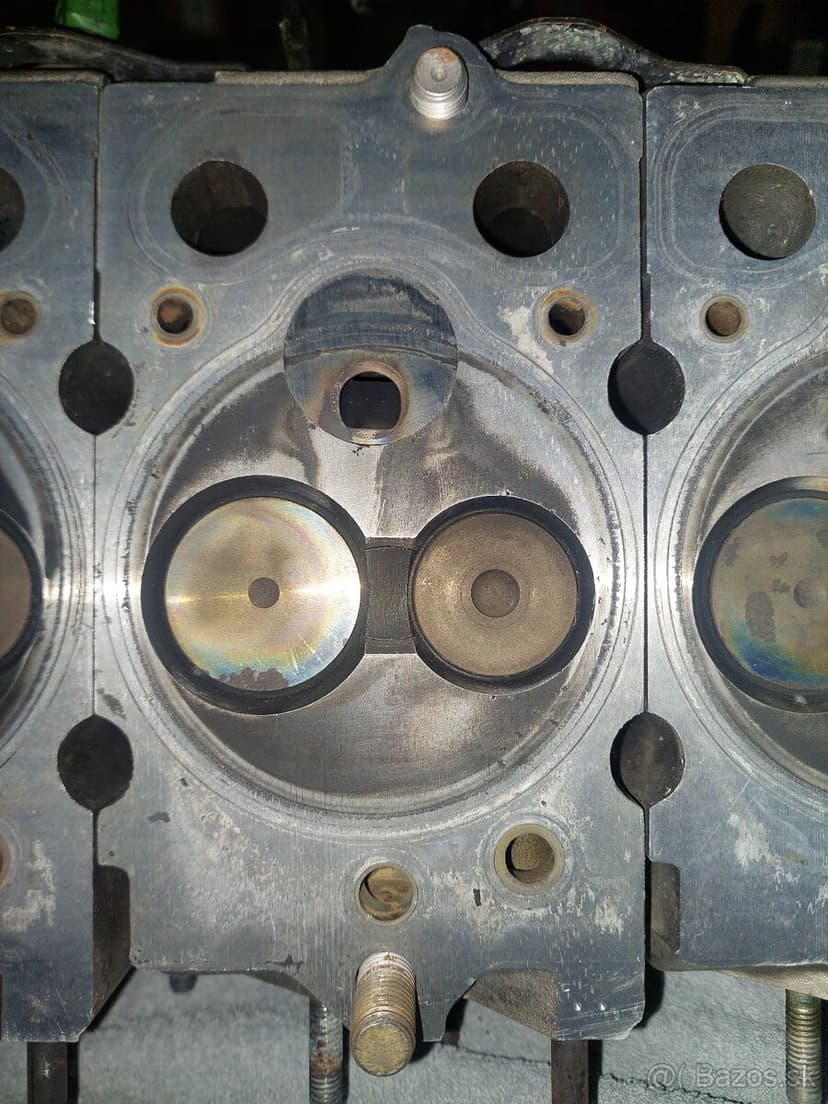 Hlava valcov z Jeep CHEROKEE XJ 2.5 TD (cena dohodou)