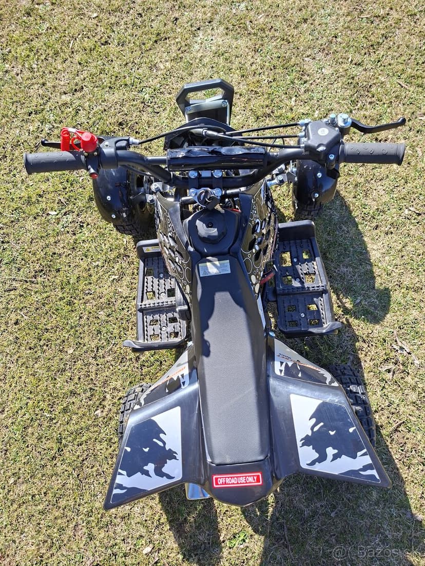 Detska benzinova štvorkolka