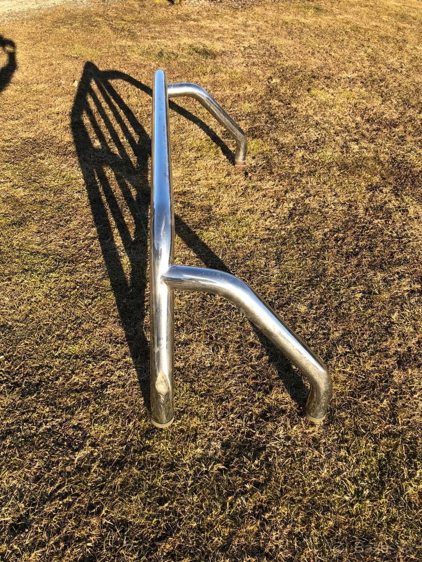 Ochranný rám na korbu hilux