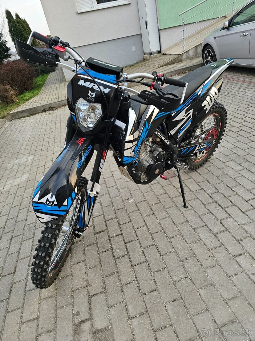MRM 300 r.v.2025 s upraveným výkonom