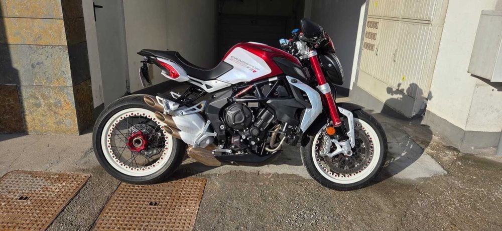 MV Agusta Brutale Dragster 800 RR